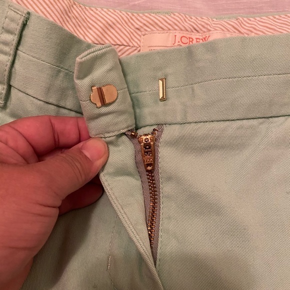 J. Crew Broken In‎ Mint Green Chinos Shorts Size 4 - Picture 2 of 5